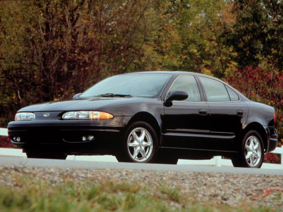  Oldsmobile Alero Sedan 1998 года  (фото 8 из 15)